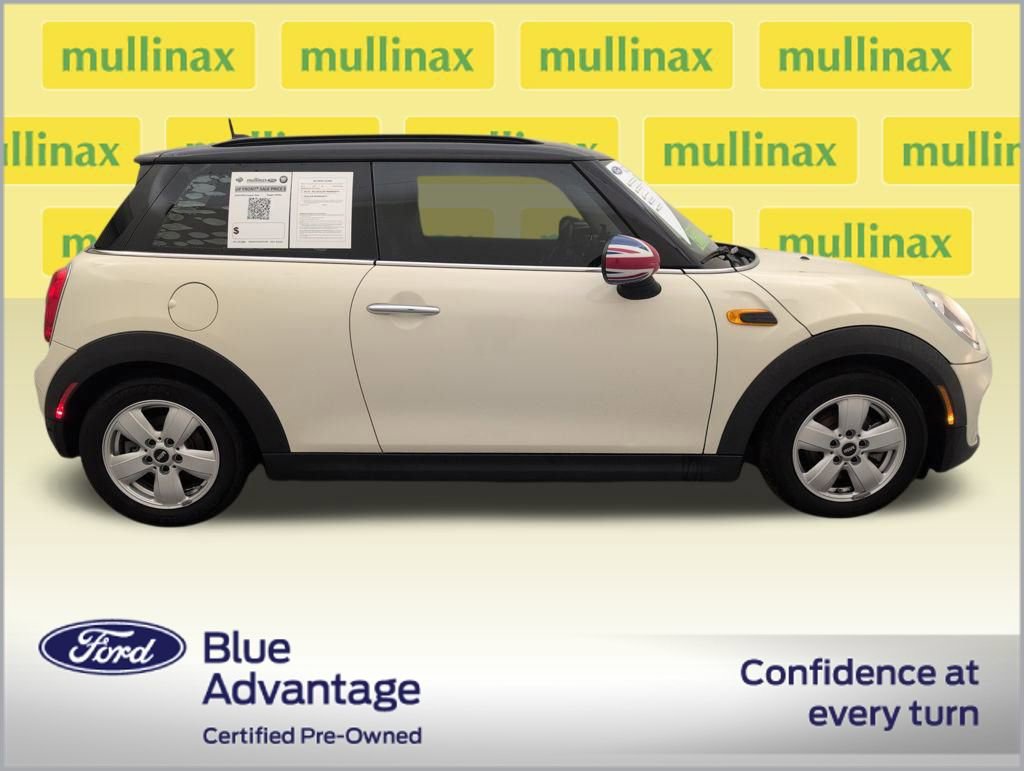 Used 2018 MINI Cooper 2-Door Hardtop image 2