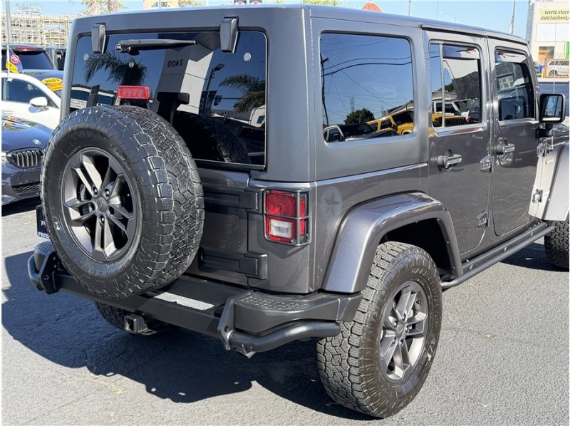 Used 2018 Jeep Wrangler Unlimited Sport image 39