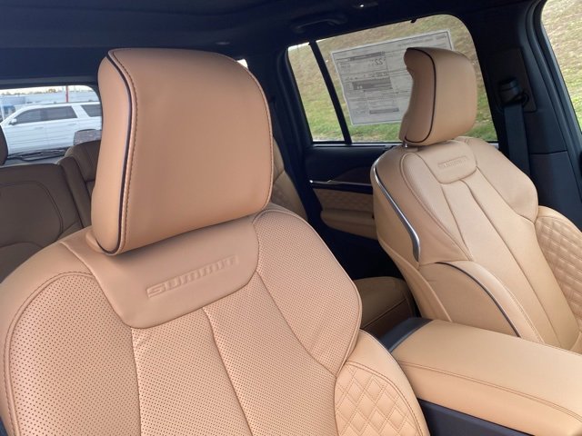 New 2025 Jeep Grand Cherokee Summit w/ Adv Protech Group IV image 32