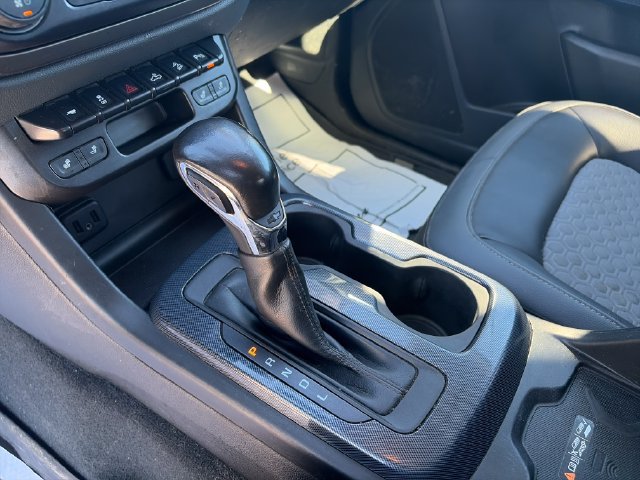 Used 2022 Chevrolet Colorado Z71 AWD/4WD image 21