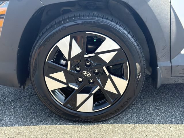 Certified 2025 Hyundai Kona SEL FWD image 20