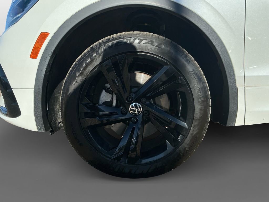 Used 2023 Volkswagen Tiguan SE R-Line image 14