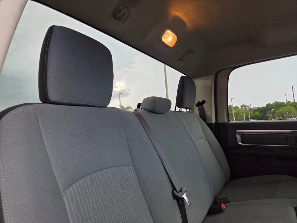 Used 2021 RAM 1500 Classic SLT AWD/4WD image 18