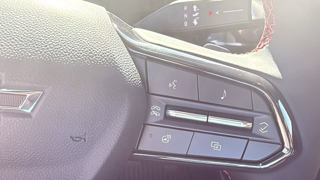 New 2026 Chevrolet Traverse RS w/ LPO, Floor Liner Package FWD image 17