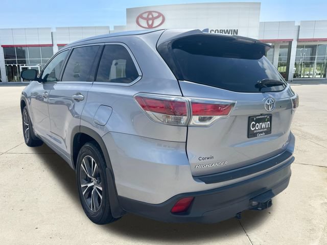 Used 2016 Toyota Highlander XLE AWD/4WD image 3