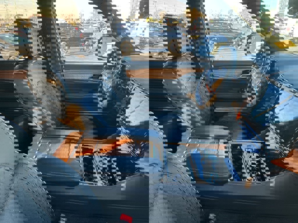 Used 2024 Jeep Grand Wagoneer Series III image 5