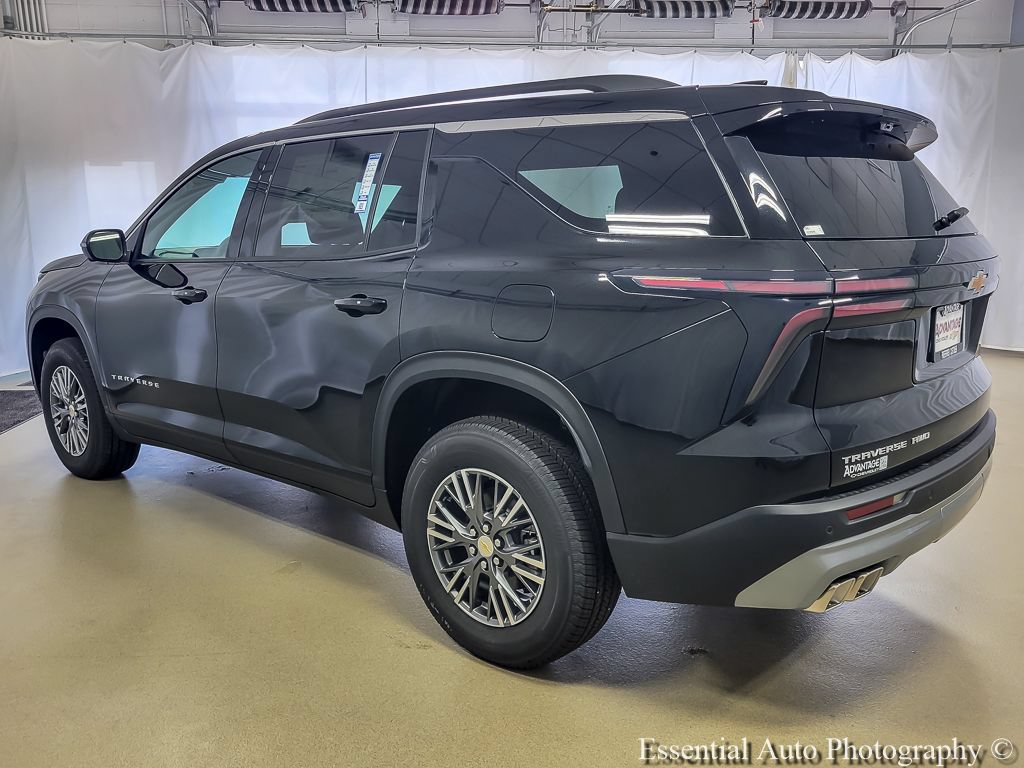New 2026 Chevrolet Traverse LT w/ Driver Confidence Package AWD/4WD image 7