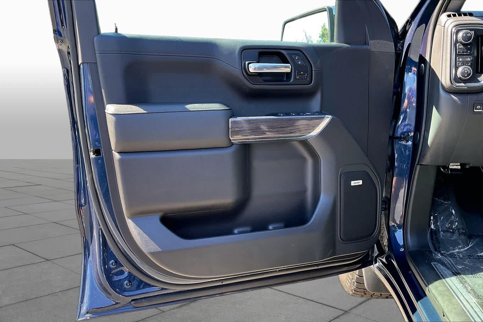 Used 2022 Chevrolet Silverado 1500 LTZ AWD/4WD image 22