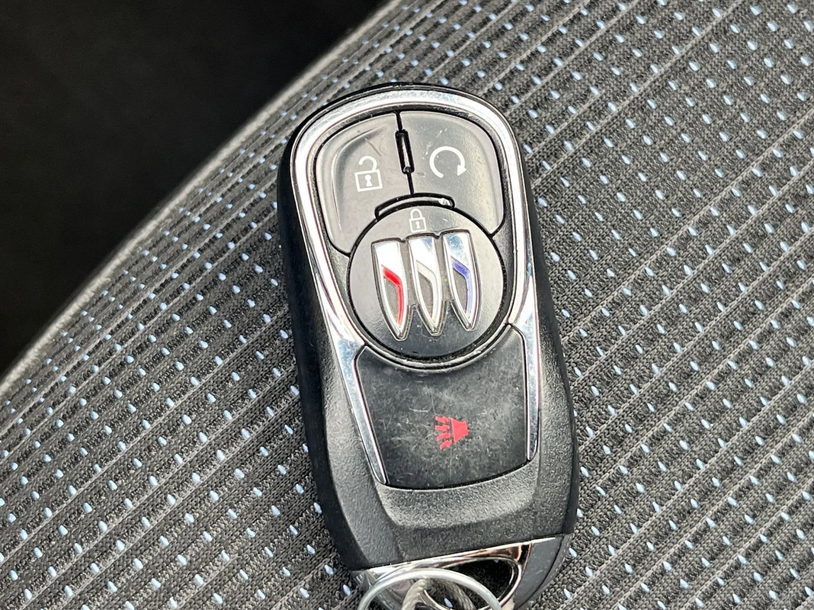 Used 2025 Buick Envista Preferred image 23