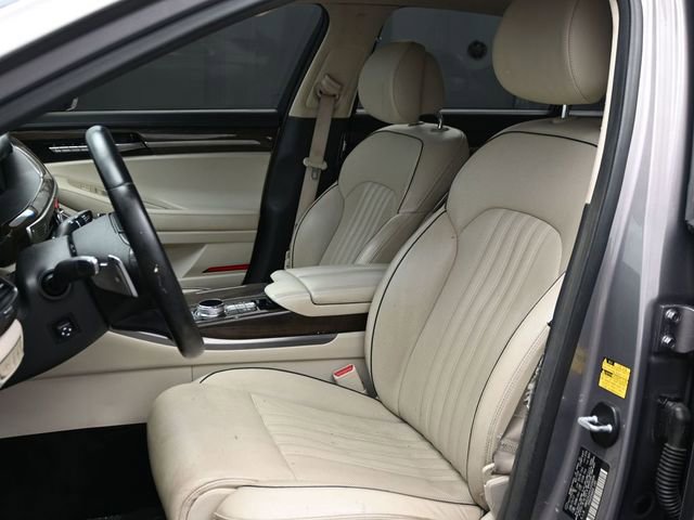 Used 2018 Genesis G90 3.3T Premium RWD image 9
