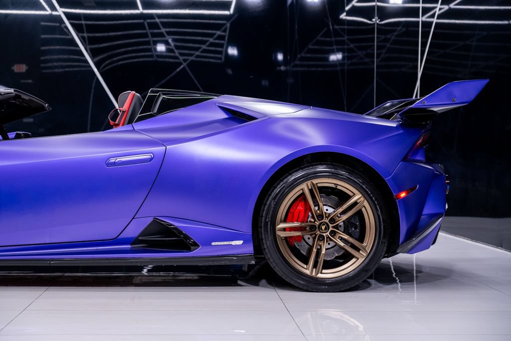 Used 2021 Lamborghini Huracan EVO RWD image 12