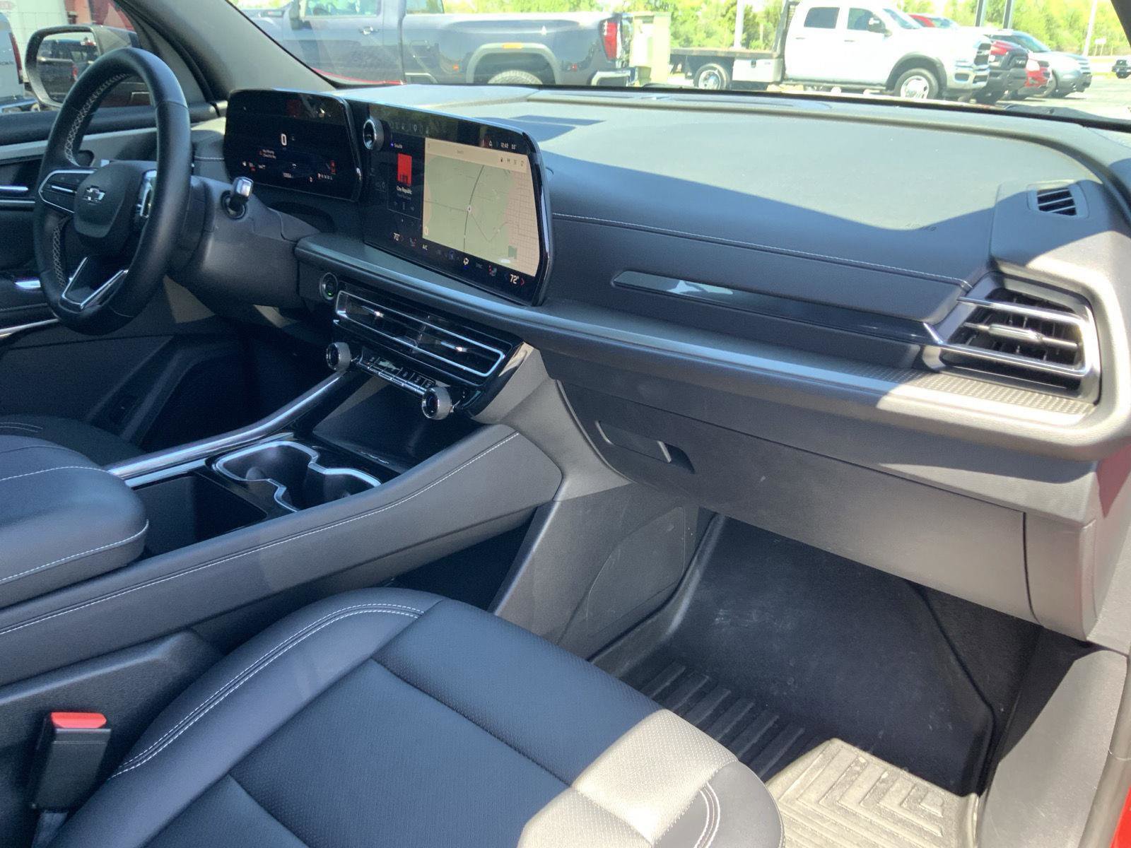 Used 2025 Chevrolet Traverse LT w/ Midnight/Sport Edition AWD/4WD image 61