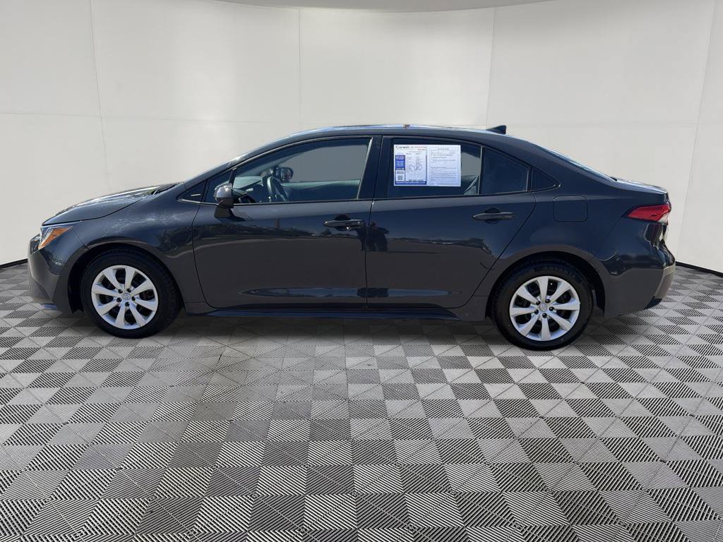 Used 2025 Toyota Corolla LE FWD image 4