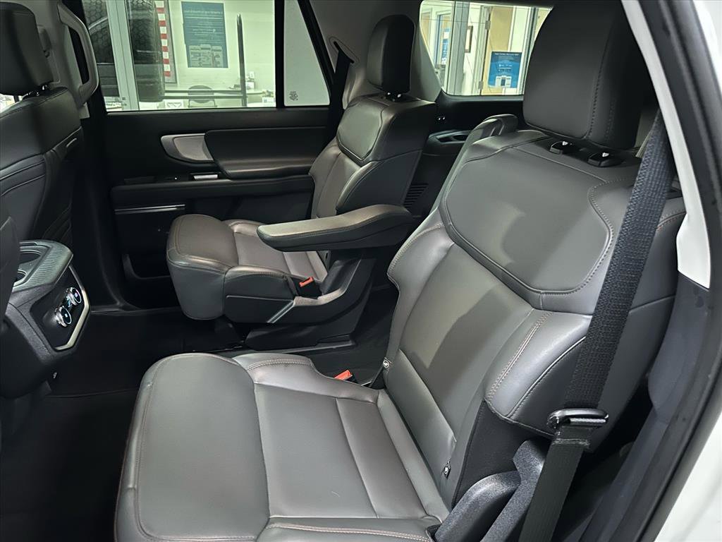 Certified 2025 Ford Expedition Active image 27