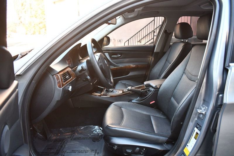 Used 2011 BMW 335i xDrive Sedan image 19