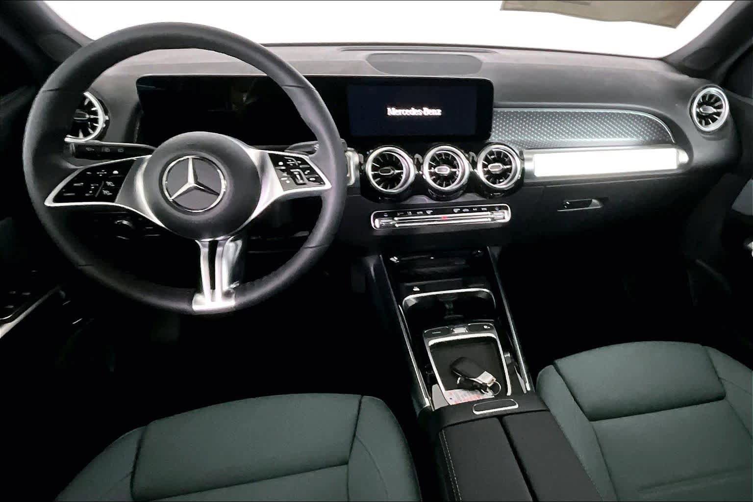 New 2026 Mercedes-Benz GLB 250 4MATIC image 8