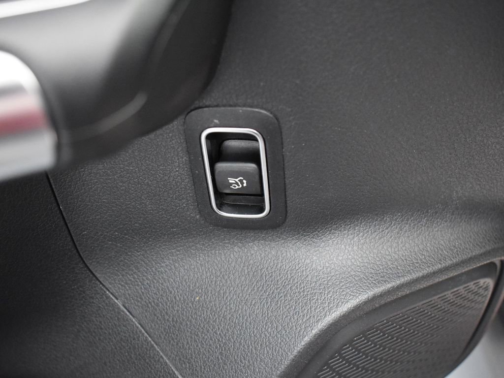 Used 2022 Mercedes-Benz GLA 250 4MATIC image 11