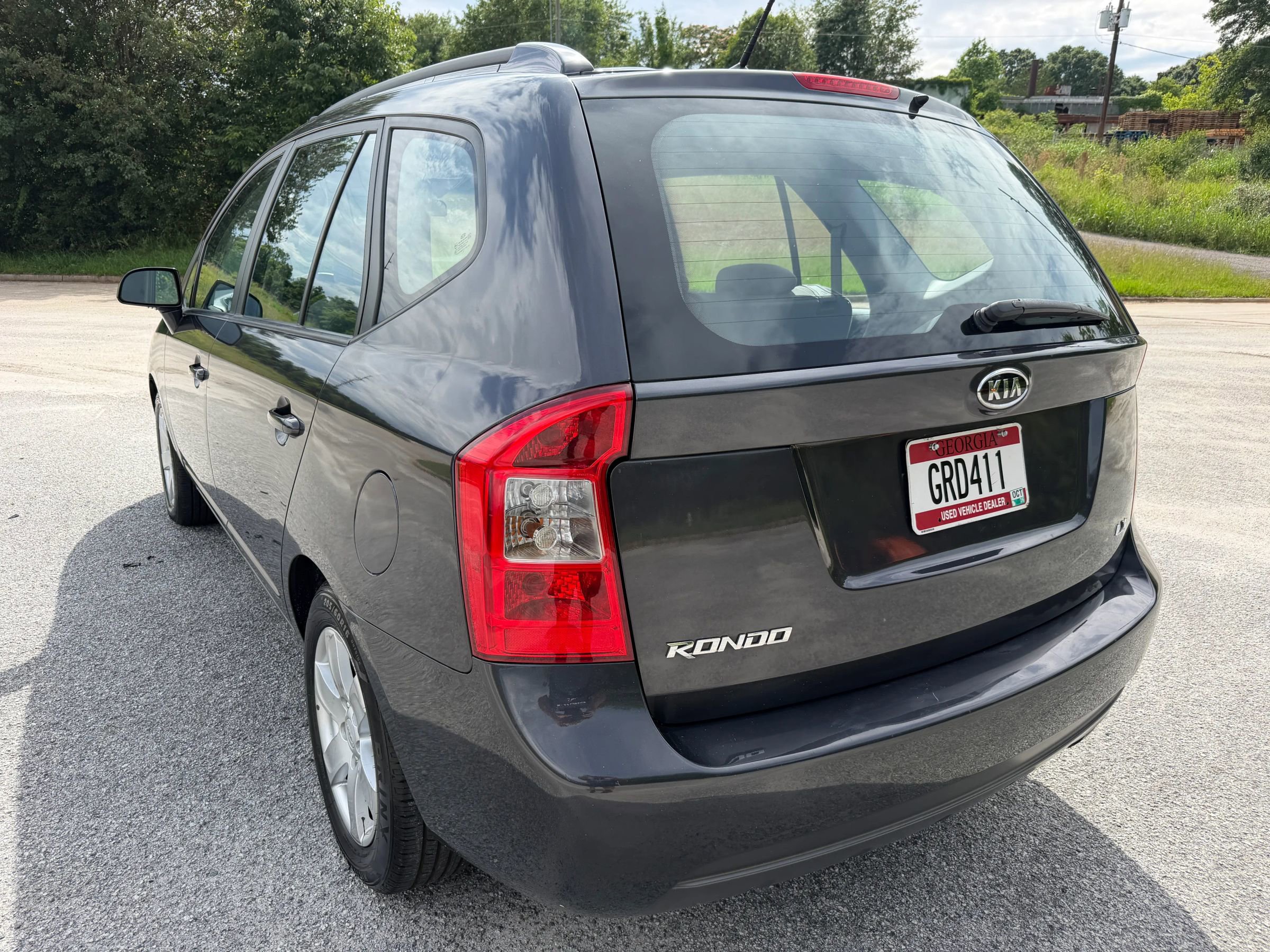 Used 2007 Kia Rondo LX w/ Convenience Pkg FWD image 3
