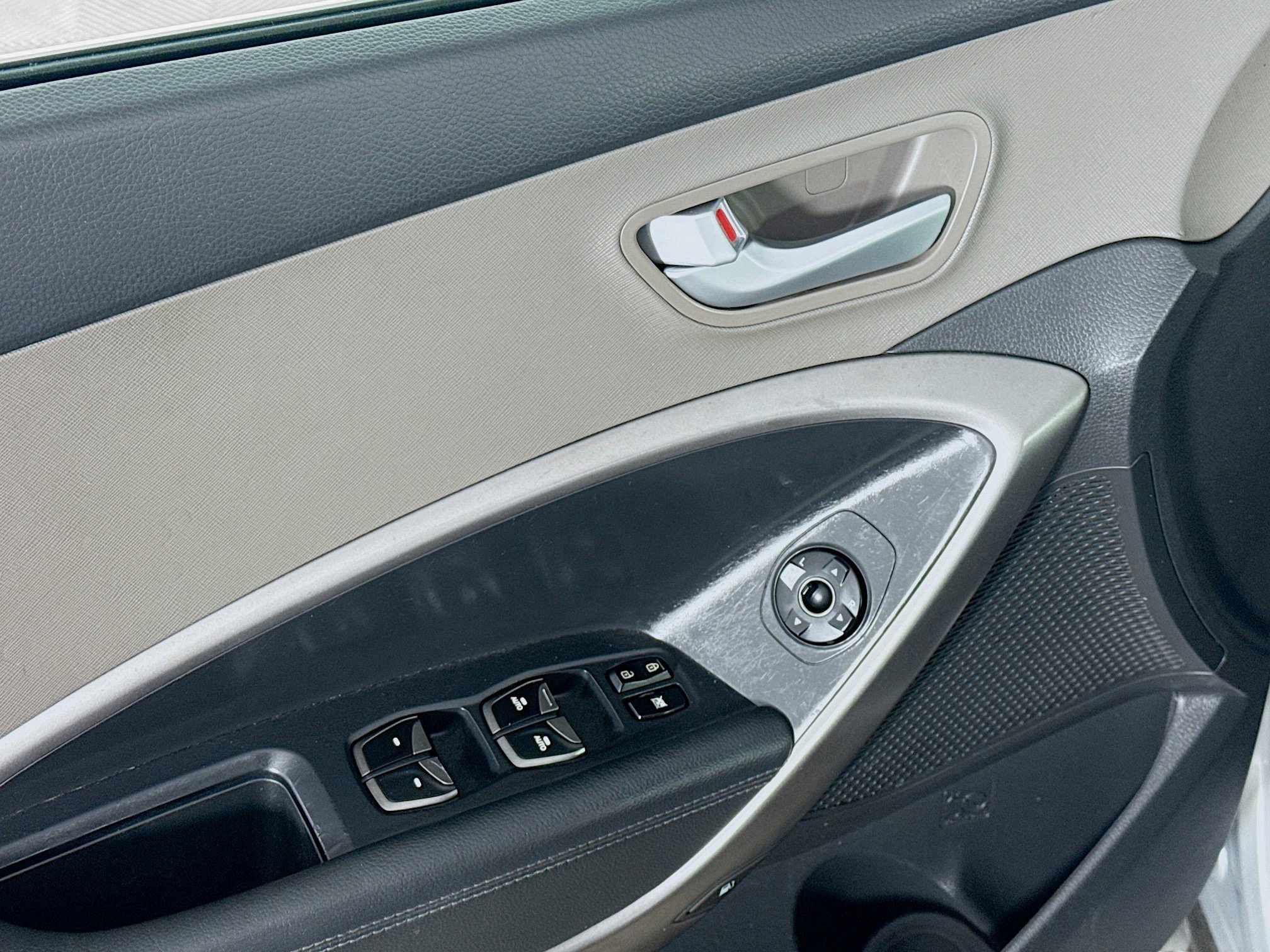 Used 2016 Hyundai Santa Fe Sport image 22