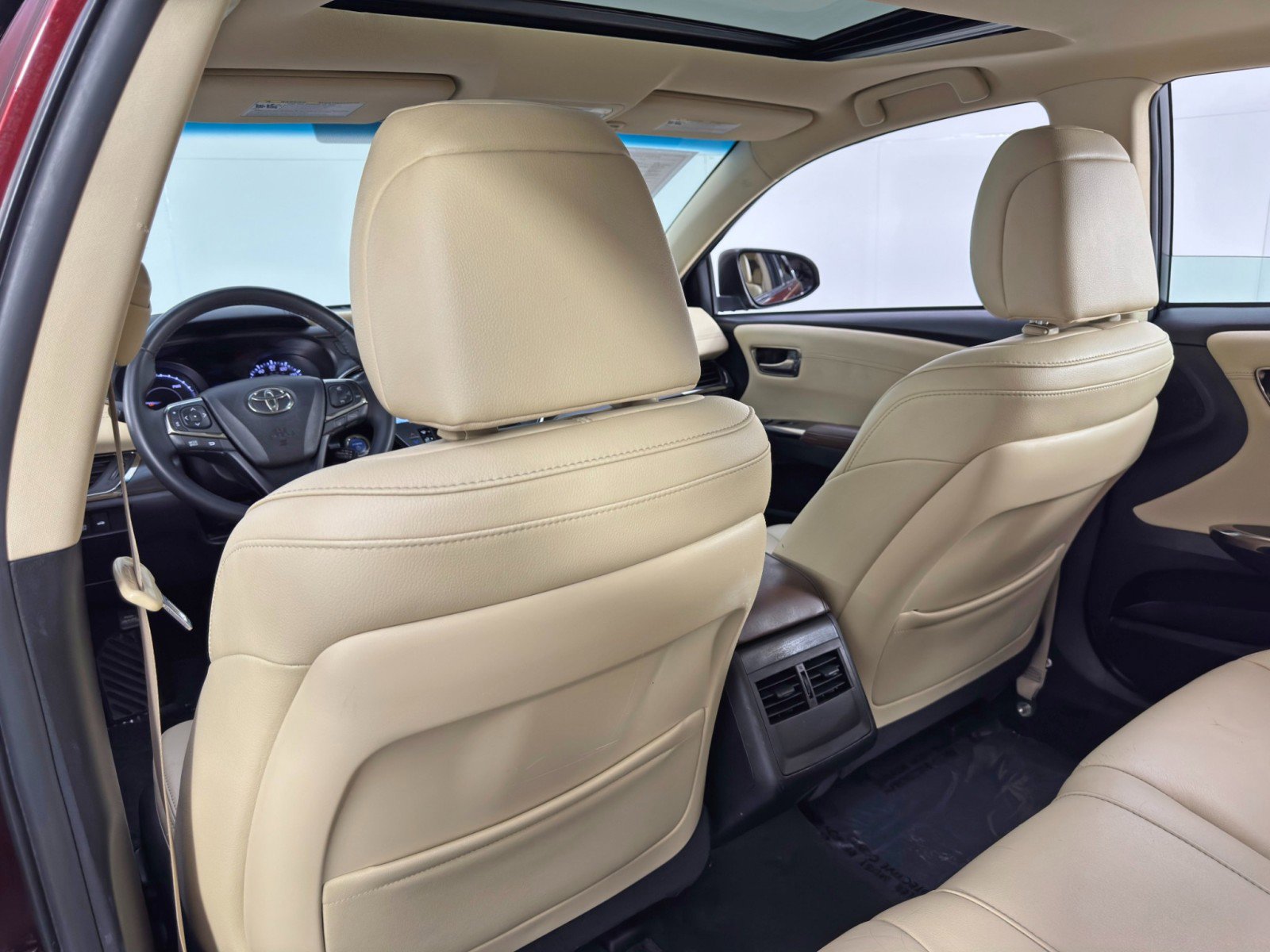 Used 2018 Toyota Avalon XLE Premium image 37