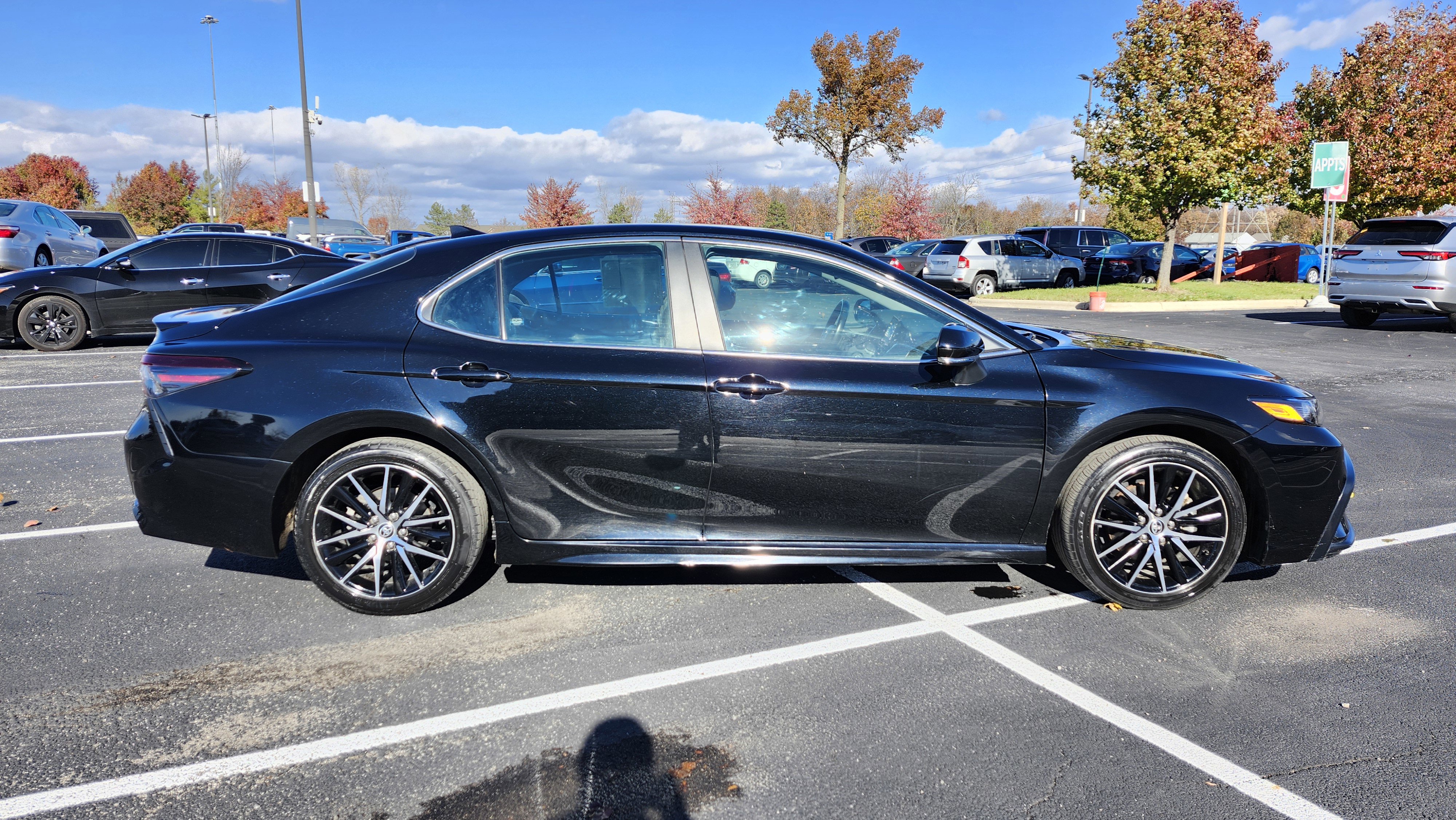 Used 2023 Toyota Camry SE image 14