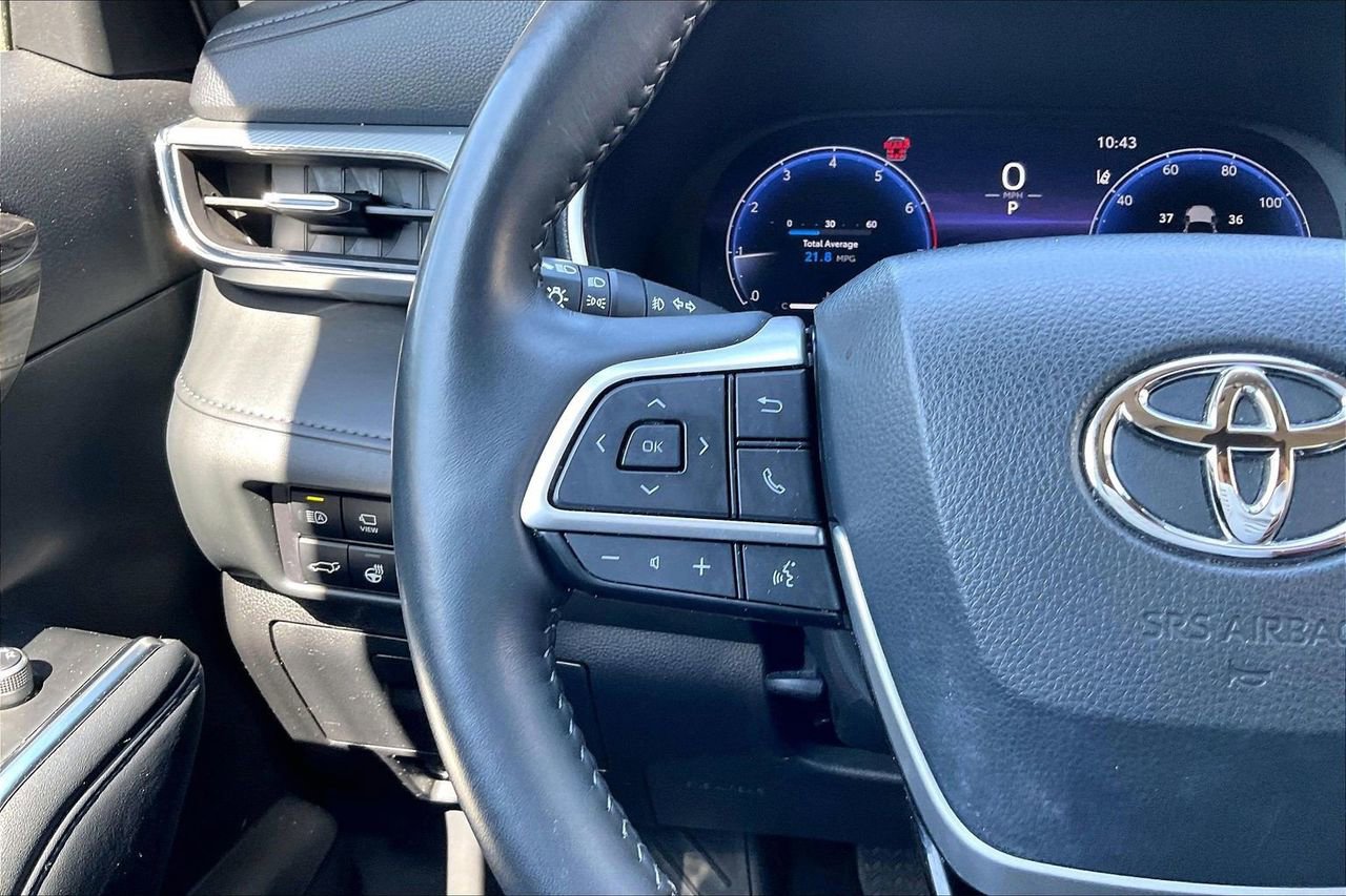 Used 2023 Toyota Highlander Platinum FWD image 31