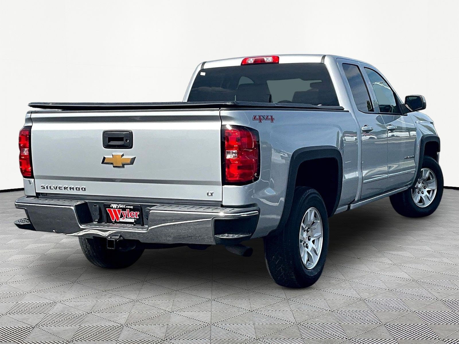 Used 2017 Chevrolet Silverado 1500 LT w/ All Star Edition AWD/4WD image 6
