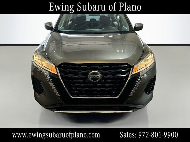 Used 2021 Nissan Kicks SV FWD image 2