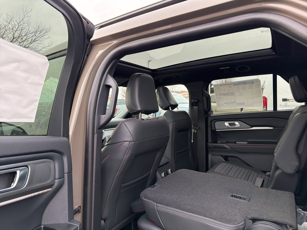 New 2026 Ford Explorer ST-Line w/ ST-Line Street Pack image 25