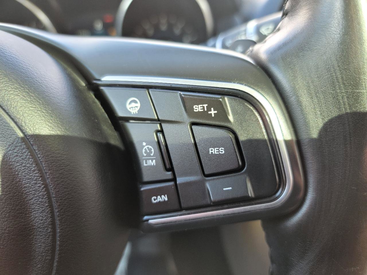 Used 2017 Jaguar XE Prestige image 27