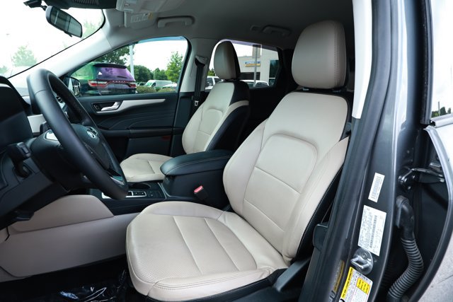 Used 2022 Ford Escape SEL w/ Technology Package FWD image 25
