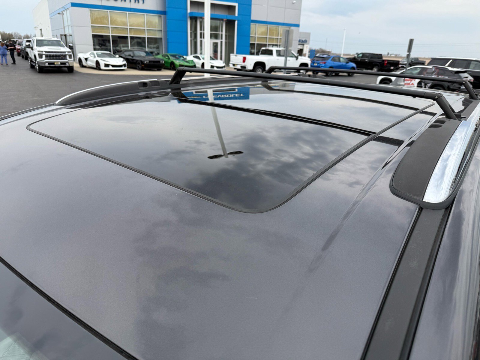 Used 2020 Chrysler Pacifica Limited w/ Advanced Safetytec Group FWD image 11