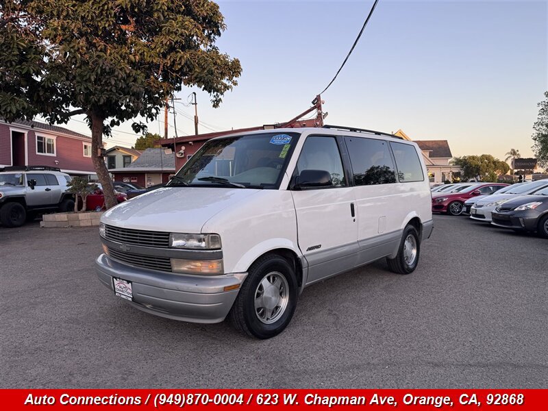 Used 2000 Chevrolet Astro Passenger RWD image 2