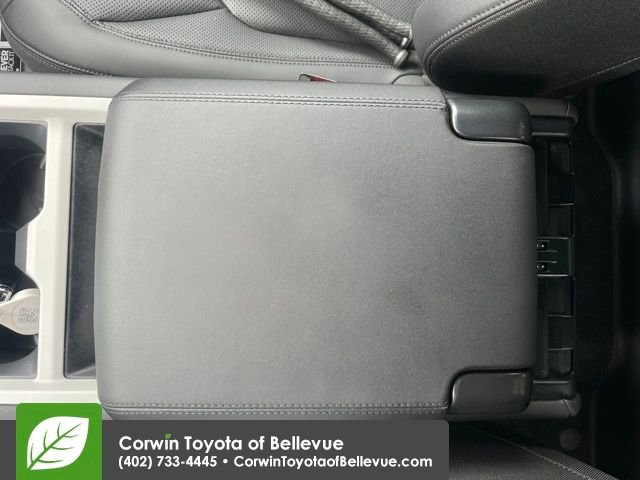 Used 2025 Land Rover Defender 110 S image 16