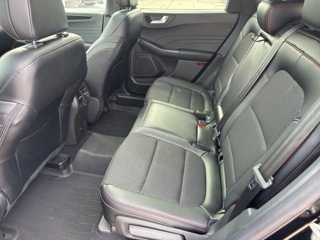 Certified 2025 Ford Escape ST-Line Select w/ Tech Pack #2 image 13