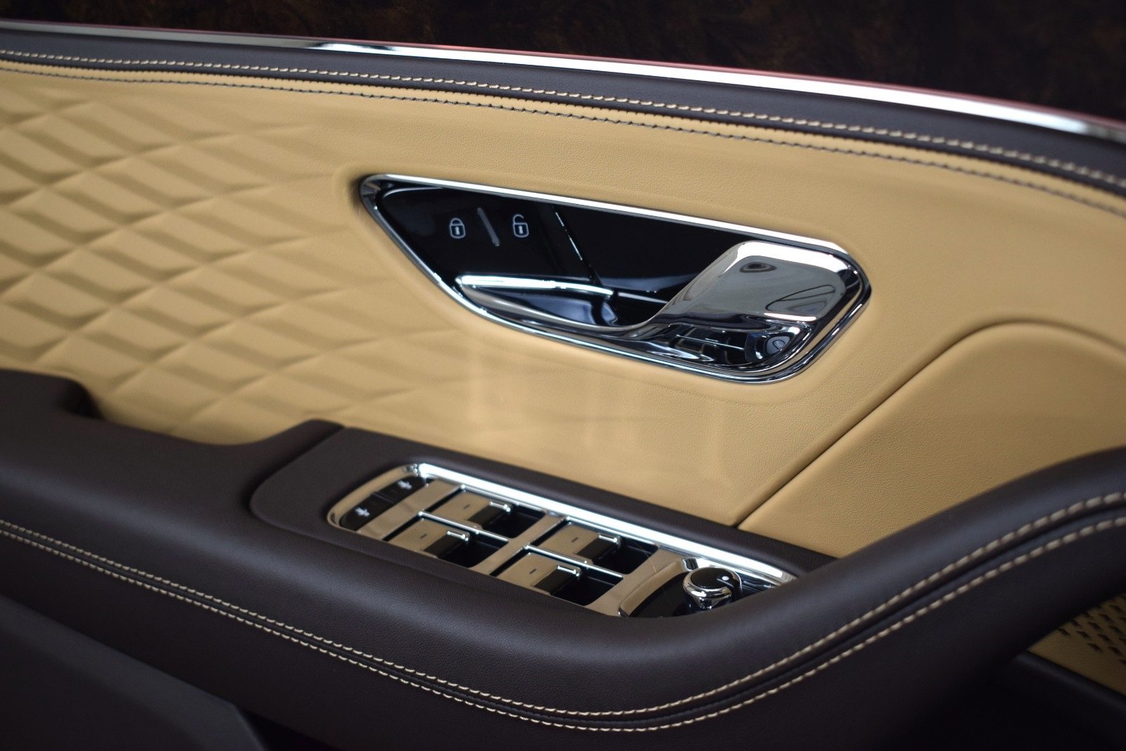 New 2026 Bentley Flying Spur Azure image 37