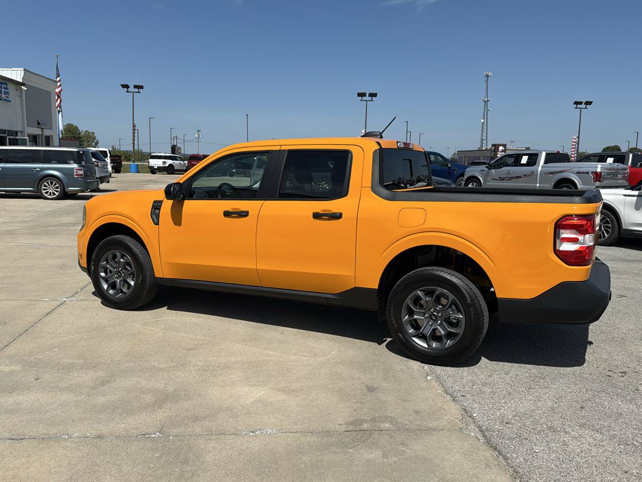New 2026 Ford Maverick XLT w/ XLT Luxury Package FWD image 13