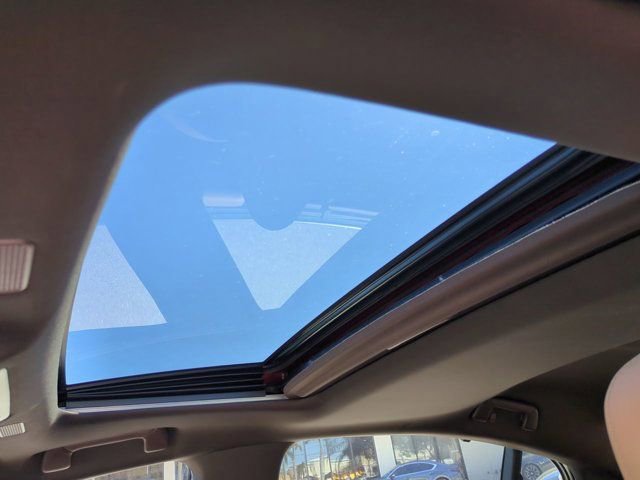 Used 2019 Lexus ES 300h Ultra Luxury w/ Accessory Package 2 image 18