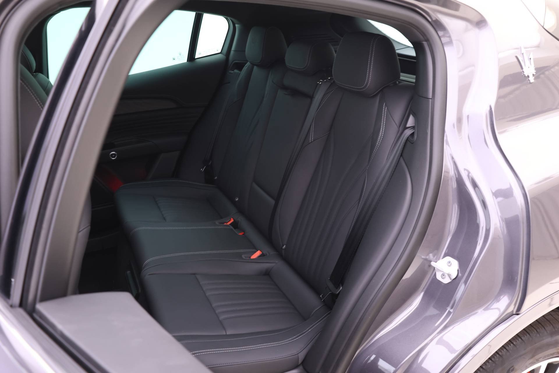 New 2025 Maserati Grecale GT image 11