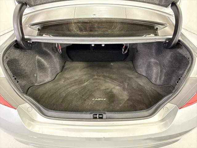 Used 2016 Toyota Camry SE FWD image 26