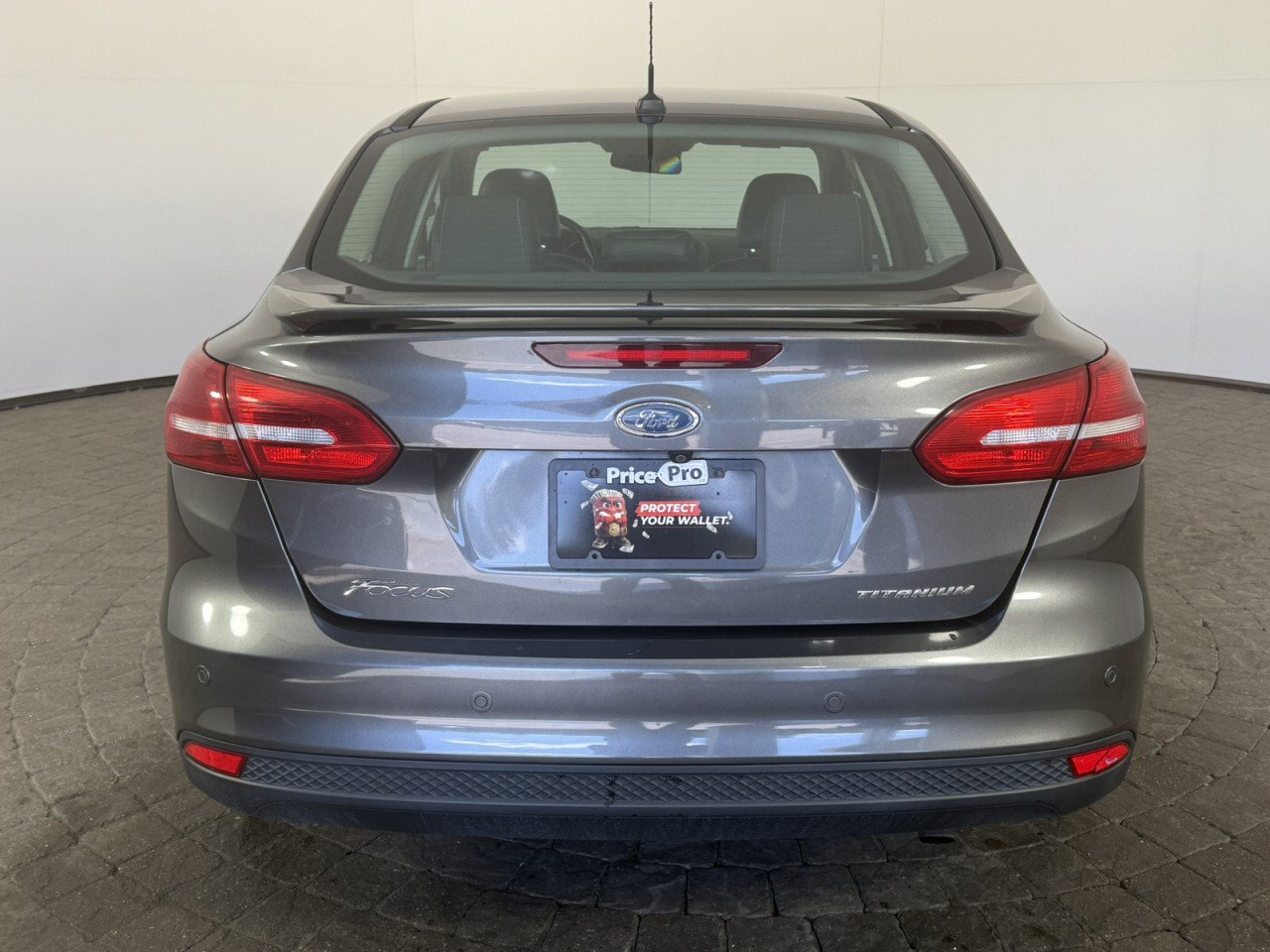 Used 2017 Ford Focus Titanium w/ Titanium Technology Package FWD image 5