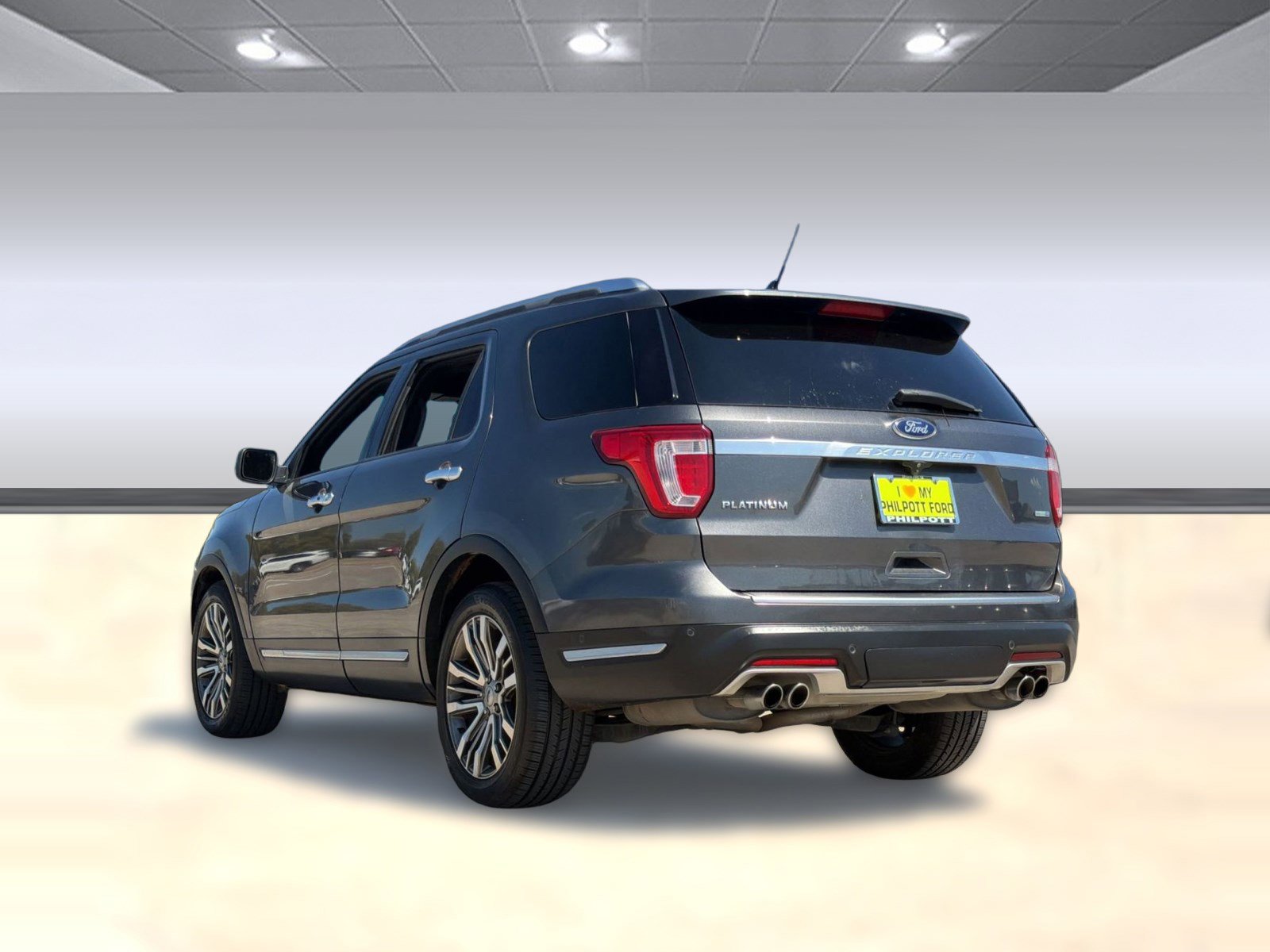 Used 2018 Ford Explorer Platinum image 3