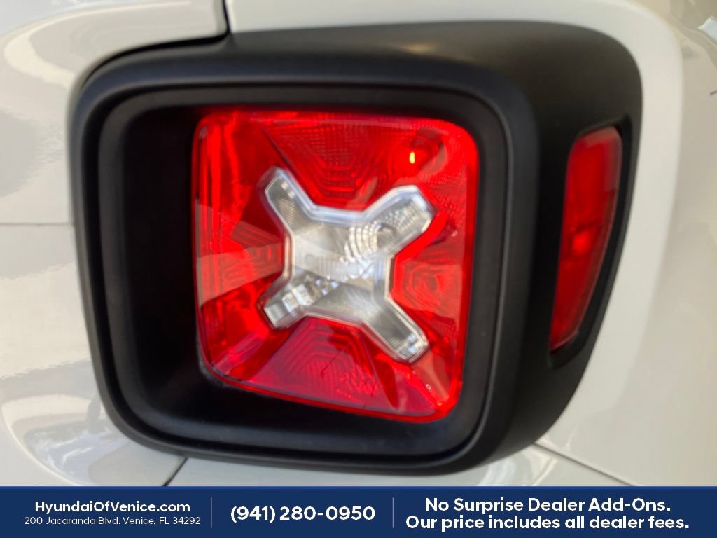 Used 2021 Jeep Renegade Latitude FWD image 32