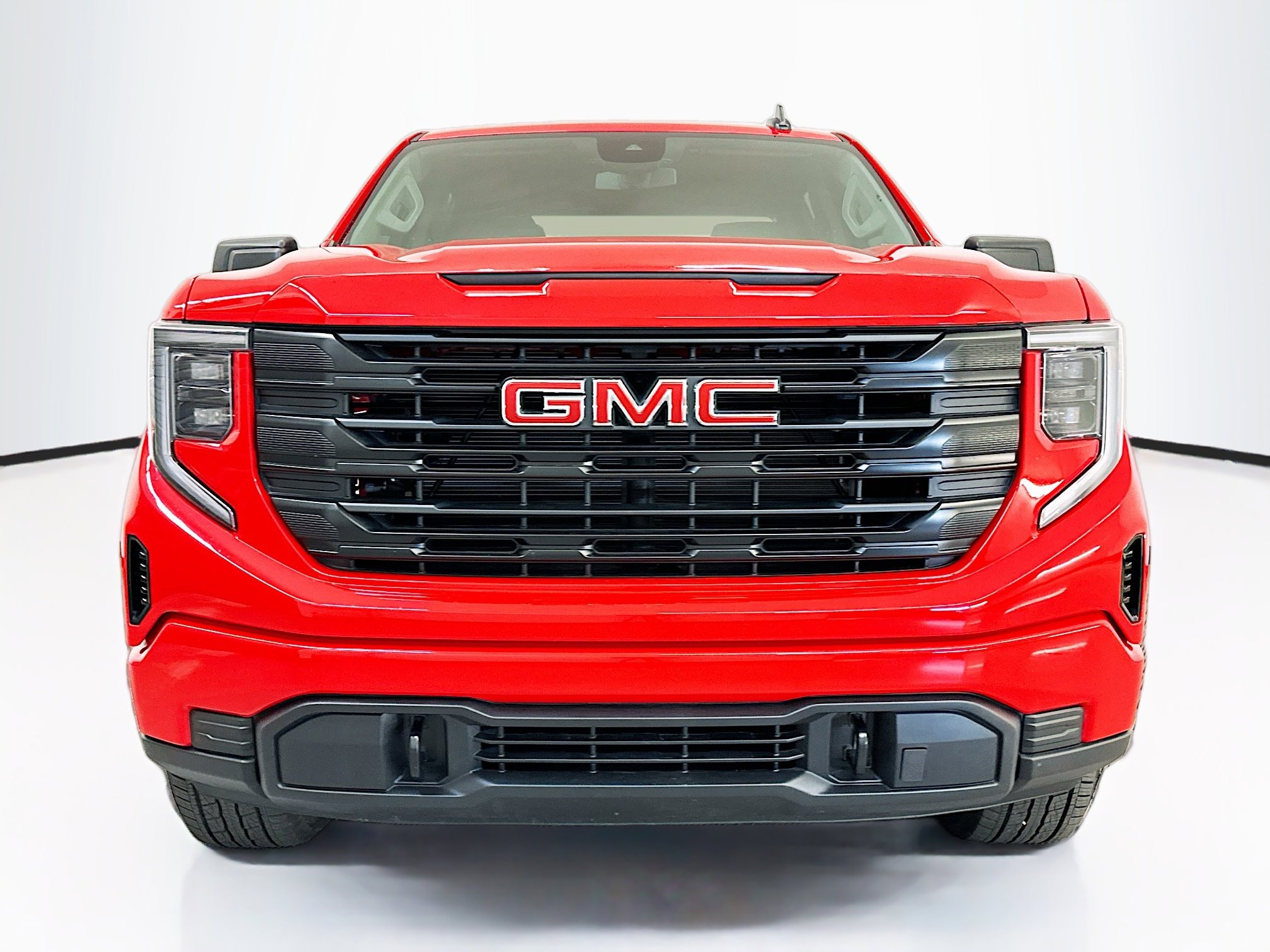 Used 2025 GMC Sierra 1500 Pro w/ Graphite Edition image 2