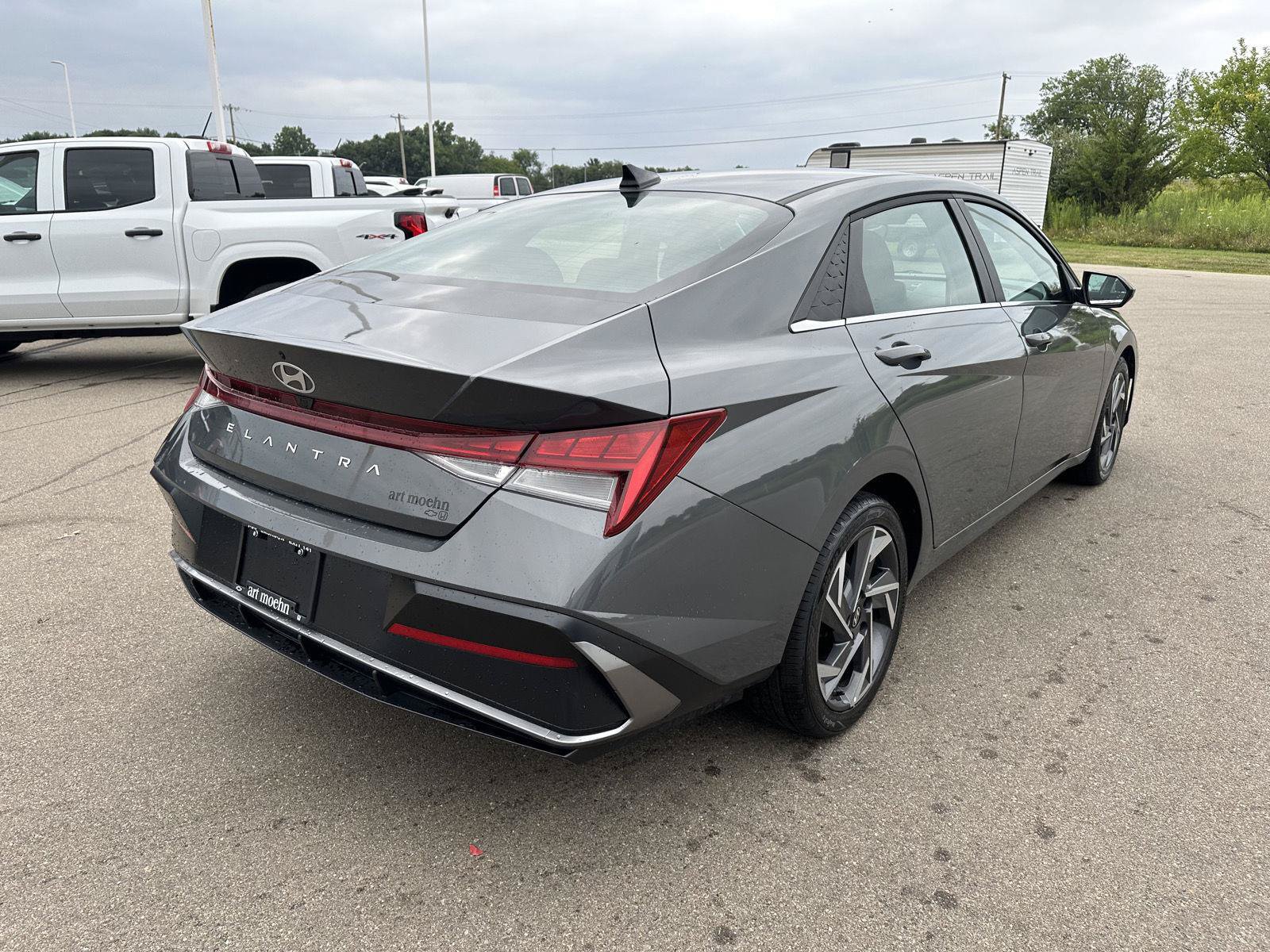 Used 2025 Hyundai Elantra SEL FWD image 7
