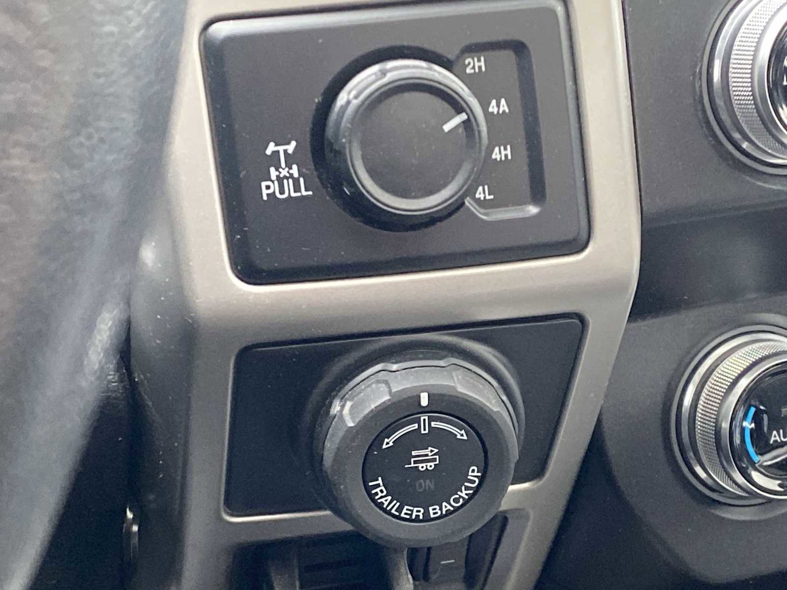 Used 2020 Ford F150 Lariat w/ Equipment Group 502A Luxury image 29