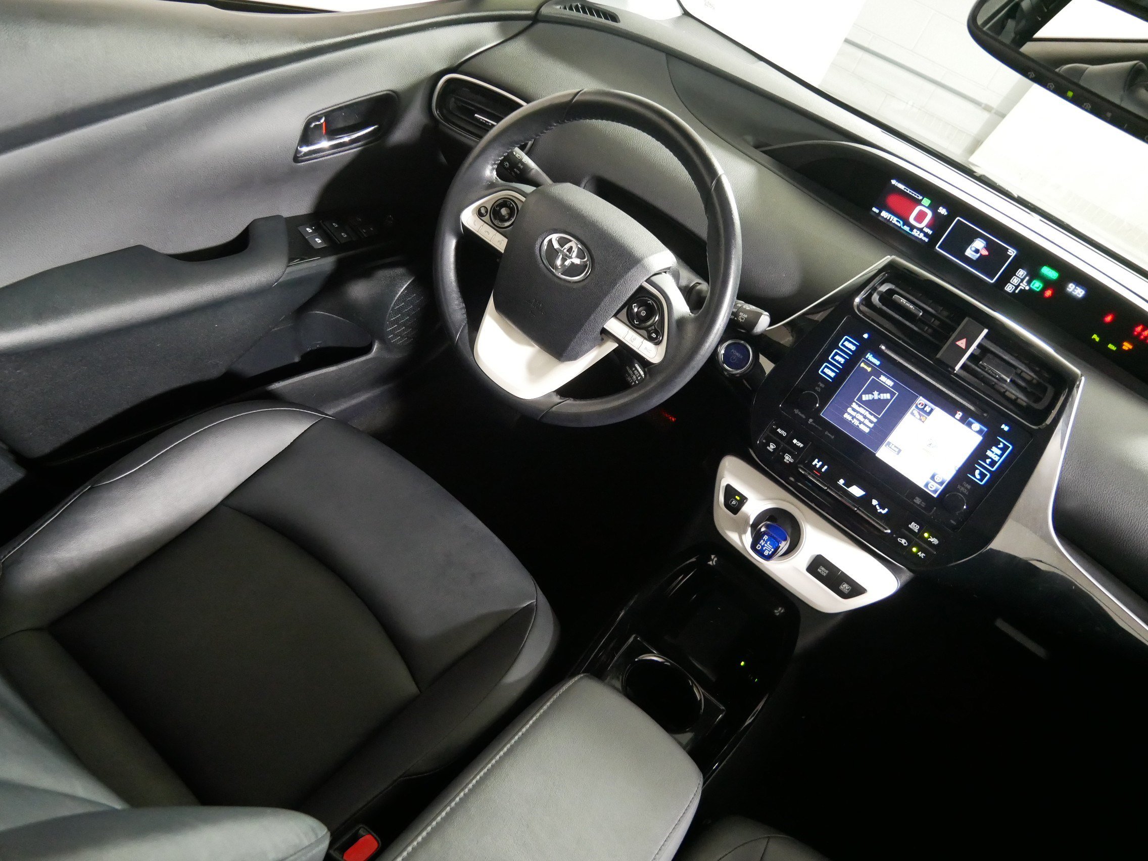 Used 2017 Toyota Prius Four w/ Protection Package FWD image 9