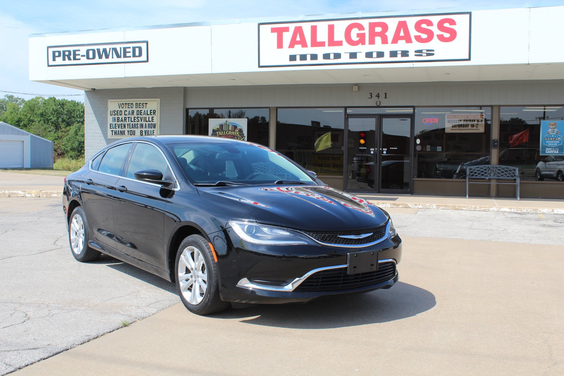 Used 2015 Chrysler 200 Limited FWD image 1