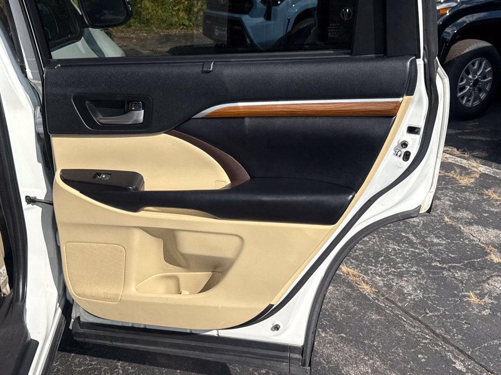 Certified 2019 Toyota Highlander Limited AWD/4WD image 20