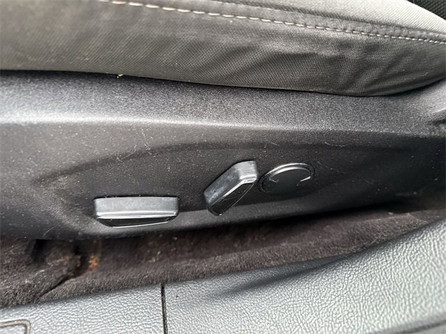 Used 2017 Ford Fusion SE w/ Fusion SE Technology Package image 10